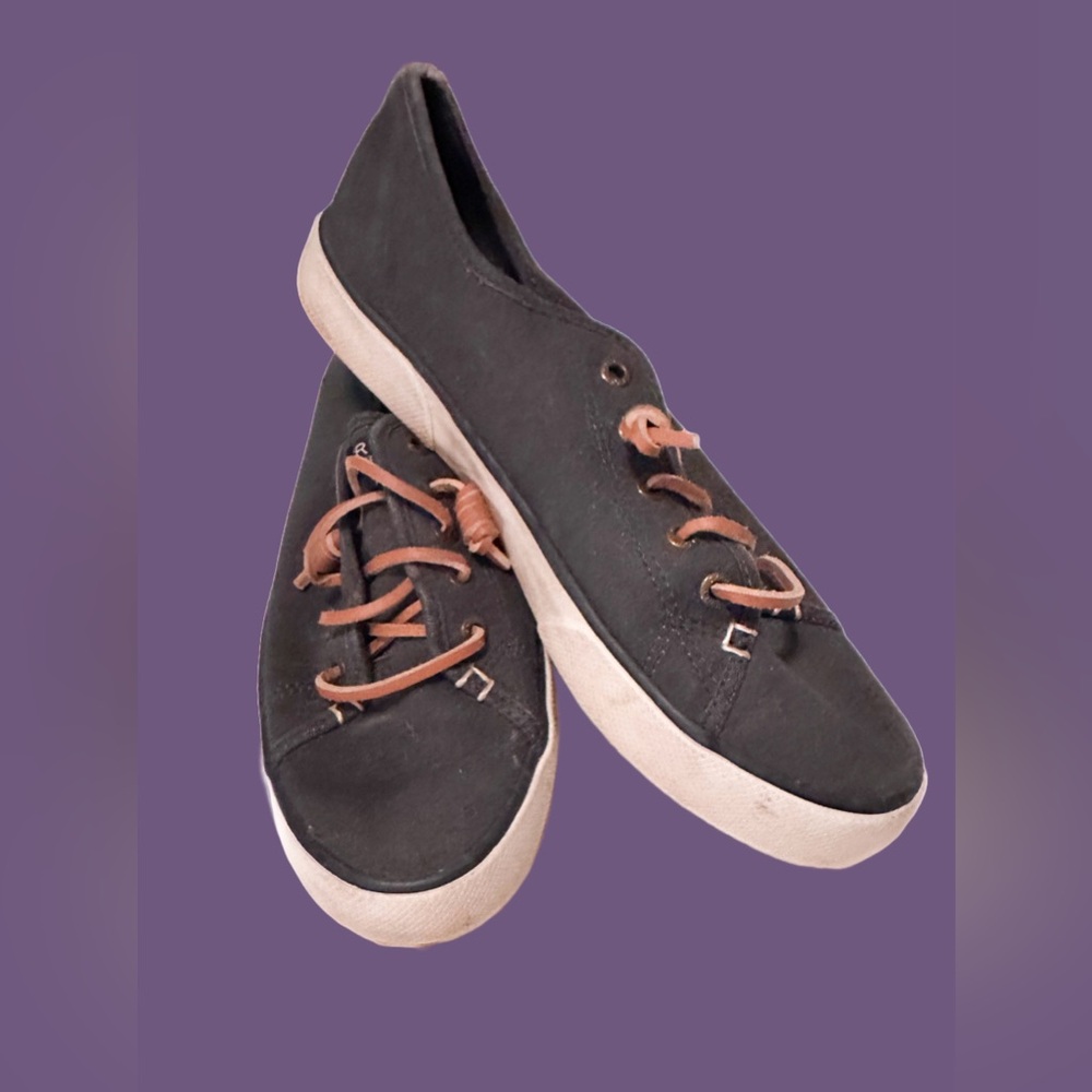 Women’s Sperry slip on size 7.5 shoe